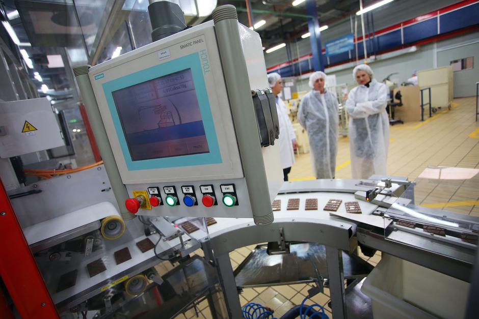 Radnici u pogonu tvornice slatkiša Kraš