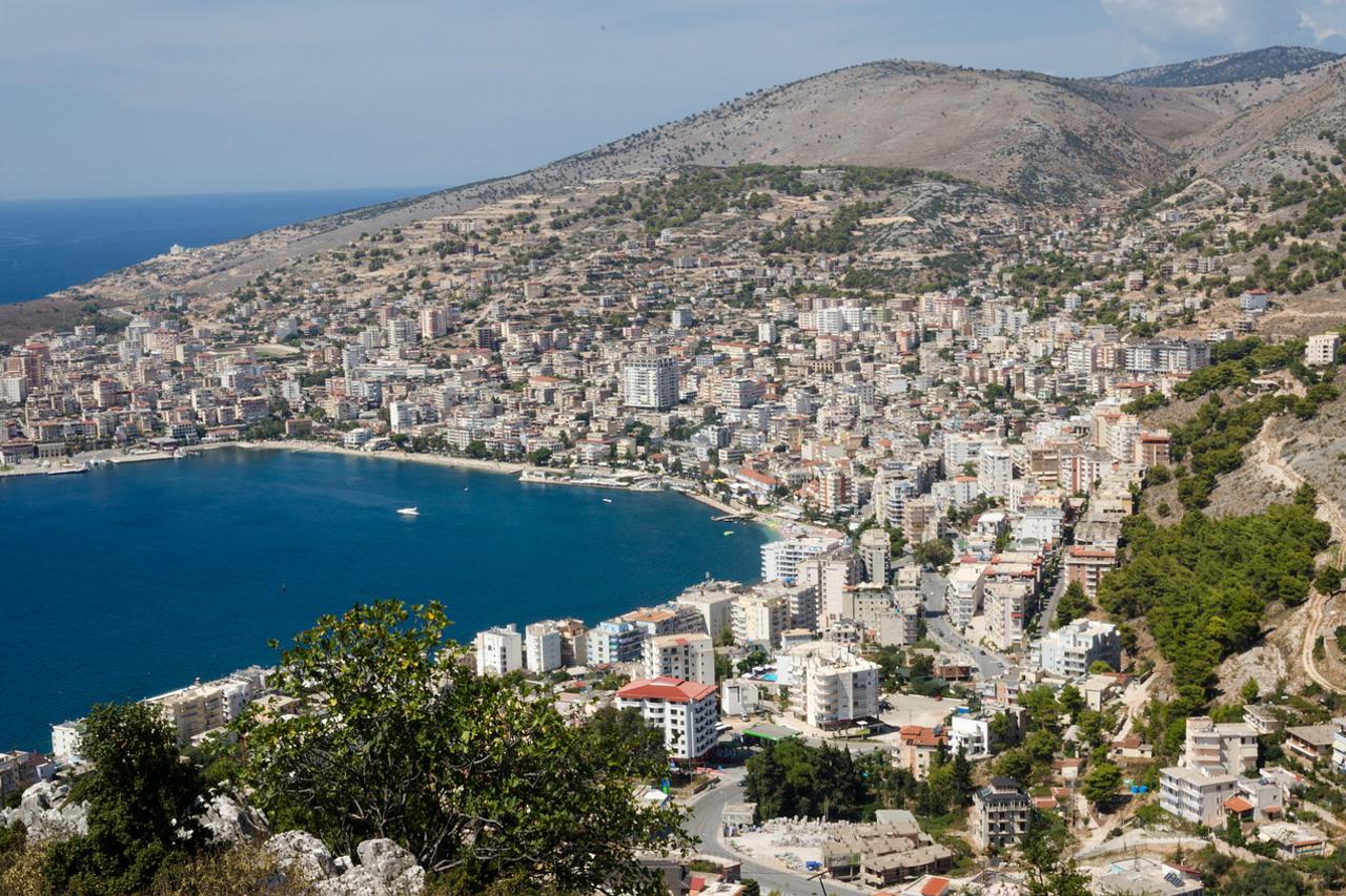 Albanija