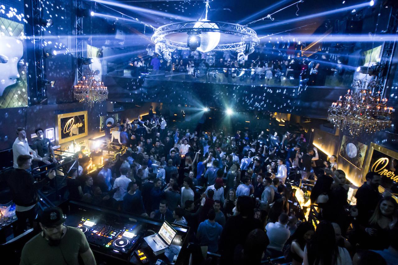 klub Opera