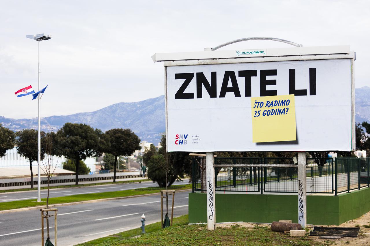 Split: Plakat Srpskog Narodnog vijeća u ulici Domovinskog rata