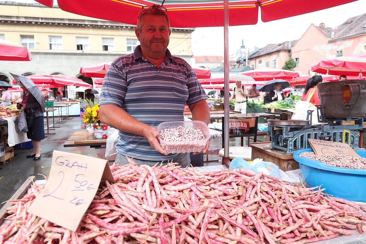 Zagreb: Ponuda na tržnici Dolac