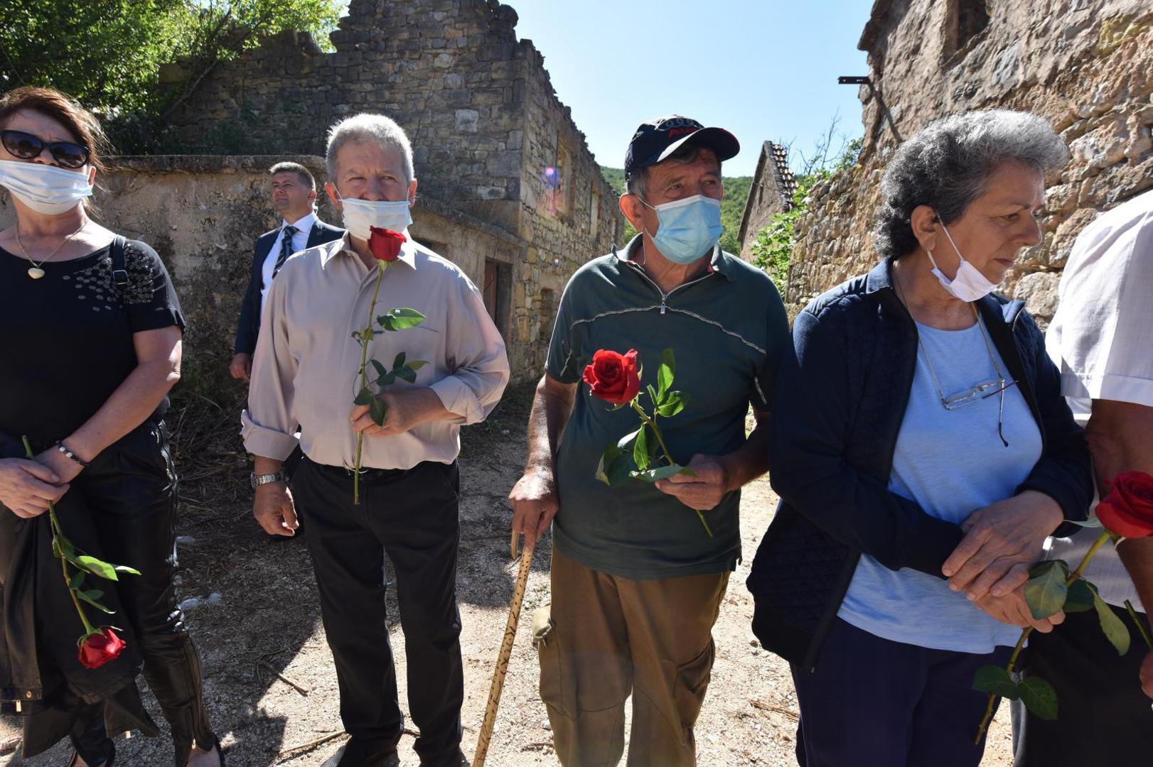 25.08.2020., Plavno - U organizaciji Srpskog narodnog vijeca u Plavnom i Gruborima organizirana komemoracija za civilne zrtve rata ubijene nakon Vojno-redarstvana akcije Oluja.Photo: Hrvoje Jelavic/PIXSELL