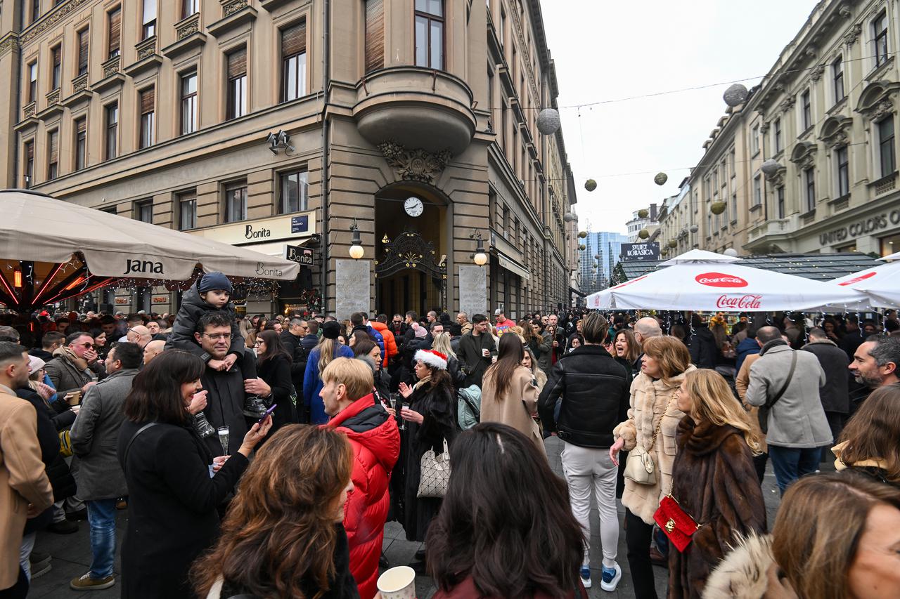 Velike gužve na zagrebačkoj špici na Badnjak