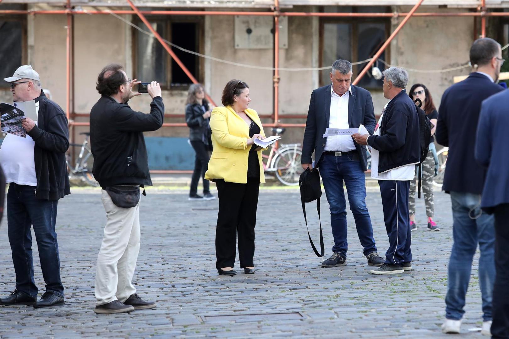 18.05.2020., Zagreb - Stranke Lijevog bloka u gradskoj skupstini, Mozemo, Zagreb je nas, Nova ljevica, ORaH, Radnicka fronta i Za grad od jucer prosvjeduju ispred Sabora zbog raspustanja prije nego sto je donesen zakon o obnovi, a za jutro su pozvali i gradjane da im se pridruze i docekaju zastupnike dok dolaze na sjednicu .Photo: Patrik Macek/PIXSELL