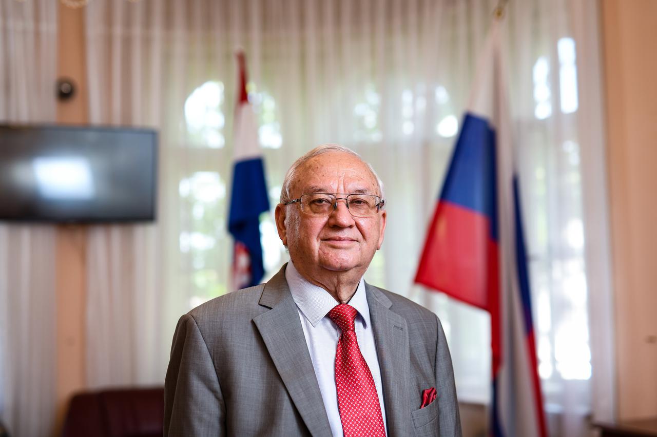 Anvar Azimov