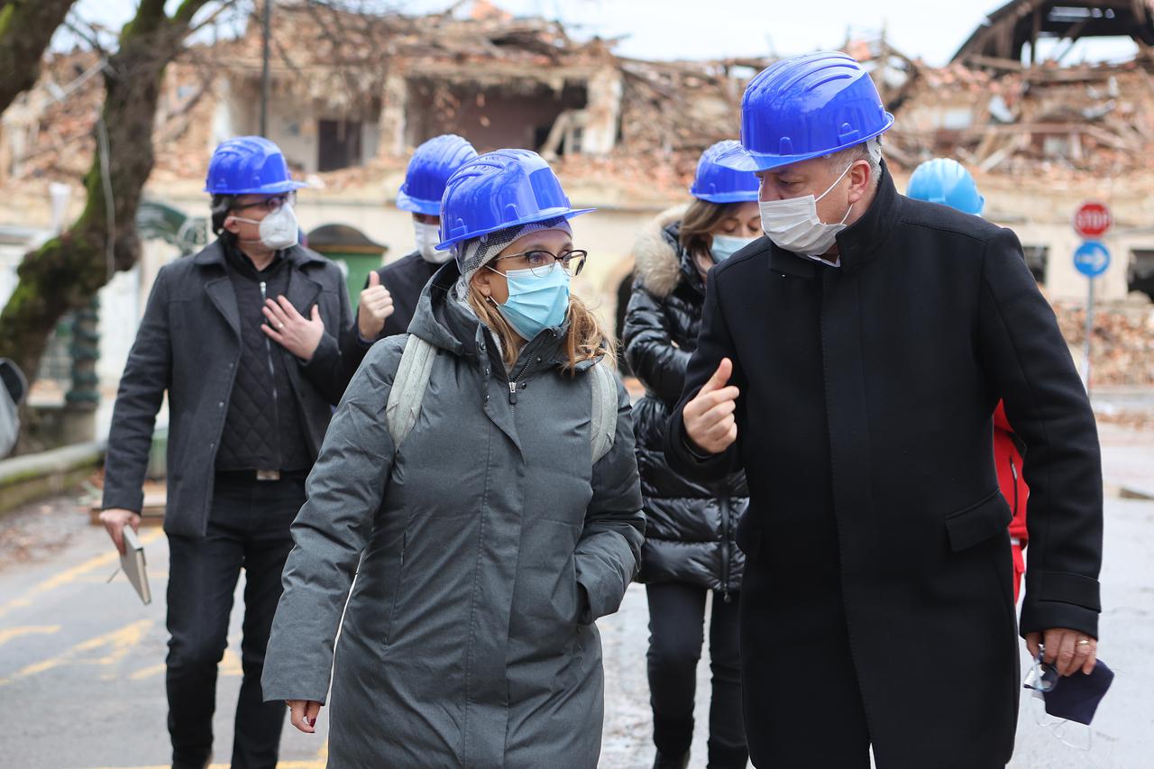 Ministar Horvat i direktorica Svjetske banke za Hrvatsku i Sloveniju Elisabetta Capannelli u Petrinji