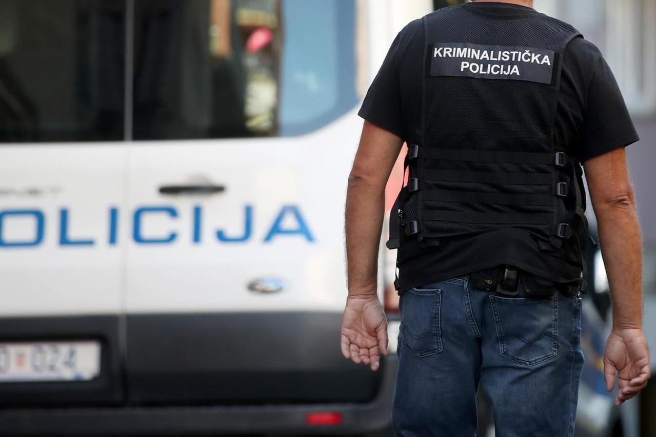 Zagreb: Kriminalistička policija u istrazi stambene zgrade na Srednjacima