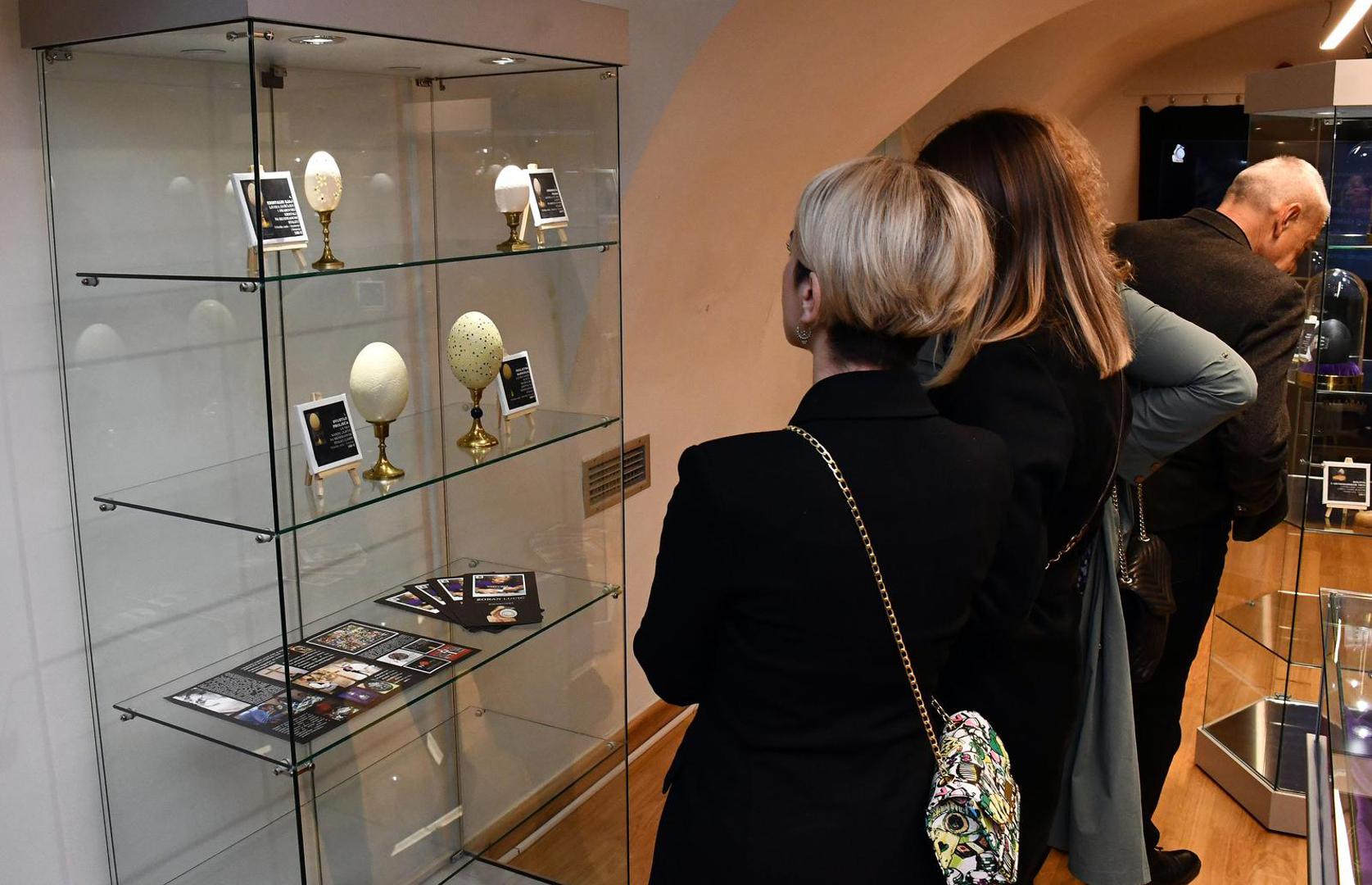 03.04.2025., Pozega: U Muzeju grada Požege otvorenje izlozbe jedinstvenih umjetnickih dijela pod nazivom "Umjetnine od ljuski jaja" autora Zorana Lucica. Izlozba je humanitarnog karaktera. Photo: Ivica Galovic/PIXSELL