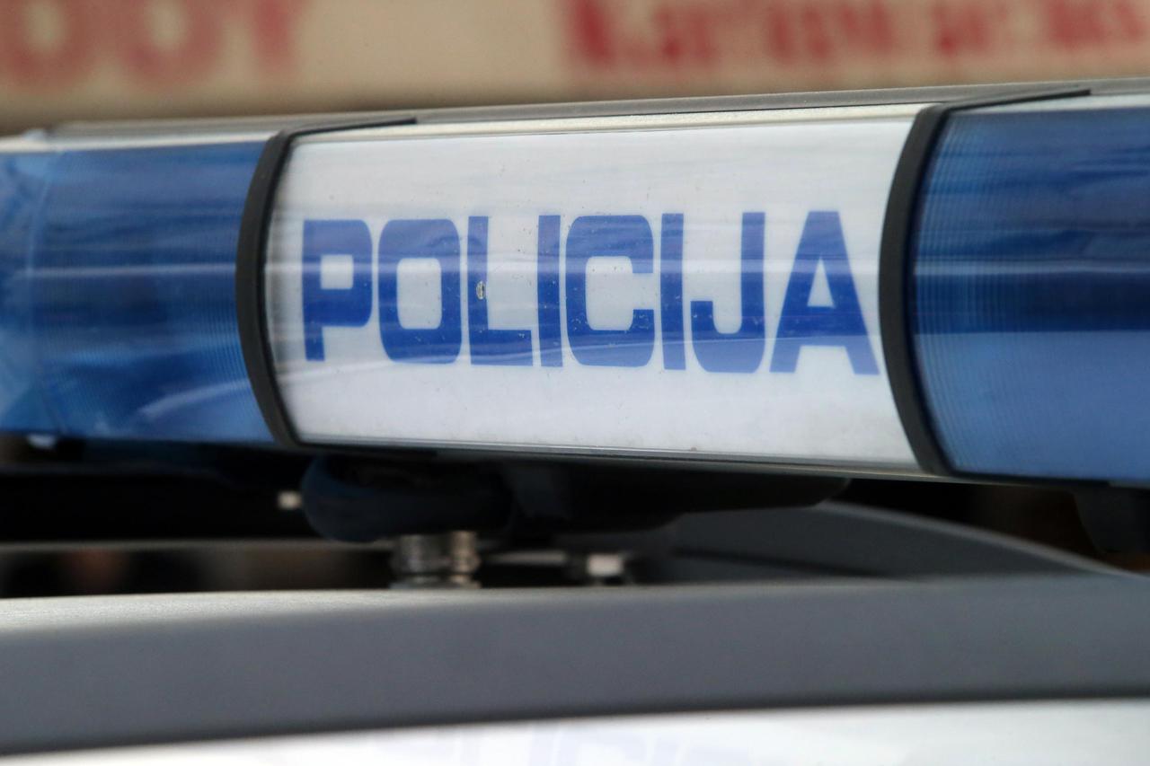 policija
