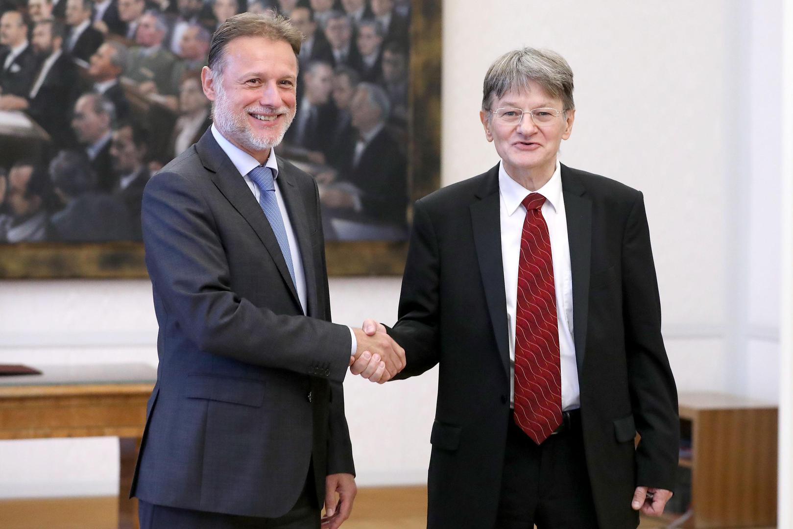 18.10.2021., Zagreb -Izabrani predsjednik Vrhovnog suda Republike Hrvatske i predsjednik Drzavnog izbornog povjerenstva Radovan Dobronic prisegnuo je danas pred predsjednikom Hrvatskoga sabora Gordanom Jandrokovicem. Photo: Patrik Macek/PIXSELL