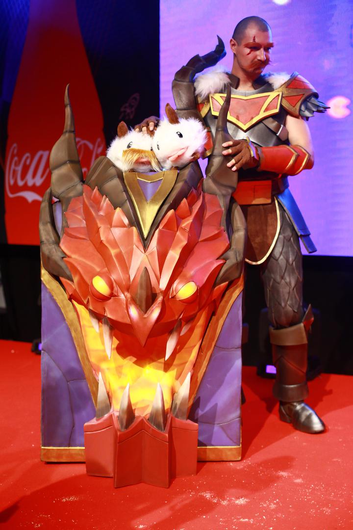 U popriličnoj konkurenciji u natjecanju za najbolji gaming kostim pobijedio je Marko Brkiš sa svojim cosplayem Dragonslayer Brauma iz igre League of Legends.