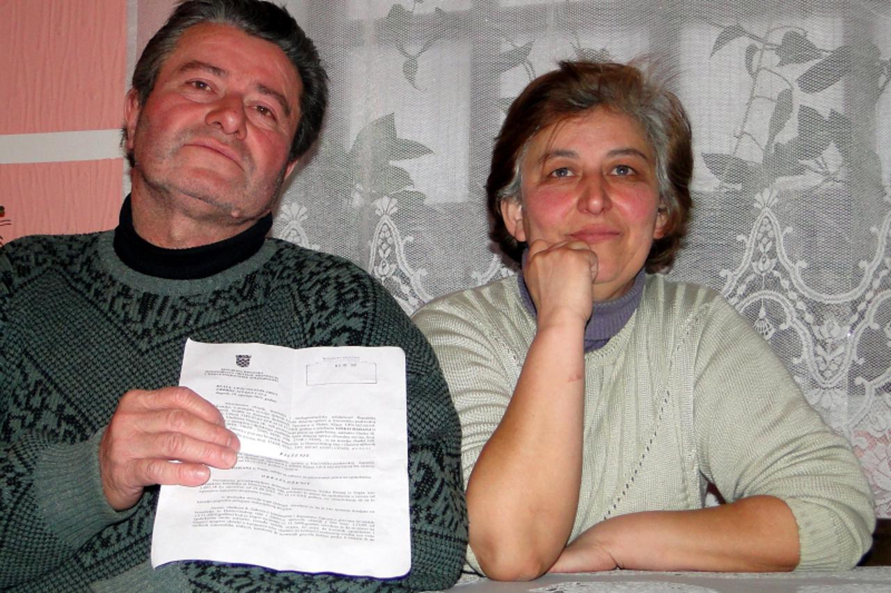 '080211- sopje - slatina  - vinko i zdravska baranj iz sela sopje ostali bez opskrbnine  snimio maja santosi /pixsell'