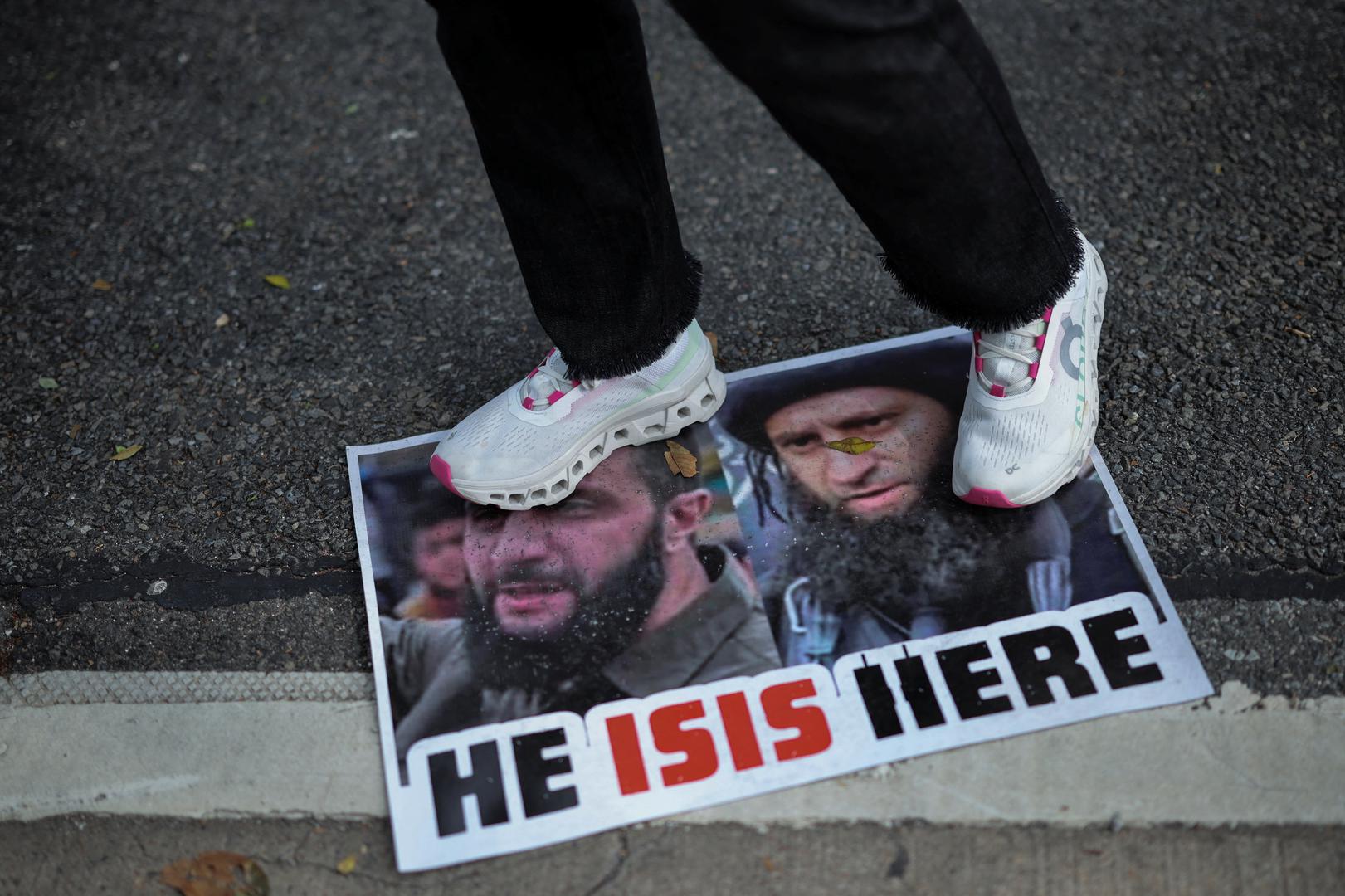 "U našoj regiji, Hrvatska je promotor legitimnih političkih procesa. Članstvo u EU nije rješenje za sve, ali je pokretač blagostanja, kao što se vidi u Hrvatskoj. Pozivamo sve zemlje da se drže od promicanja nestabilnosti", rekao je predsjednik.

