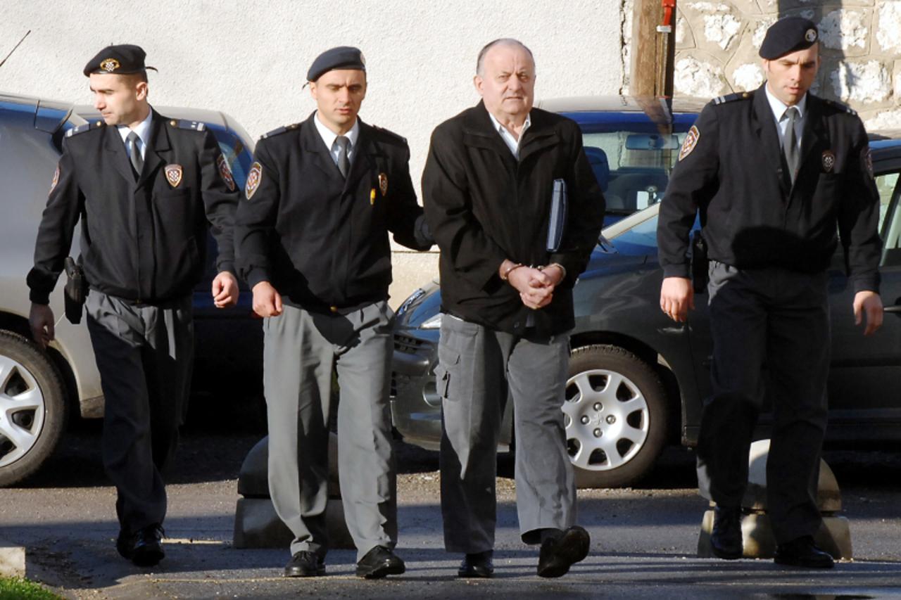 \'29.11.2010., Sisak - Na Zupanijskom sudu nastavljeno je sudjenje Radi Miljevicu za ratni zlocin protiv civilnog stanovnistva u Glini 1991.godine. Photo:Nikola Cutuk/PIXSELL\'