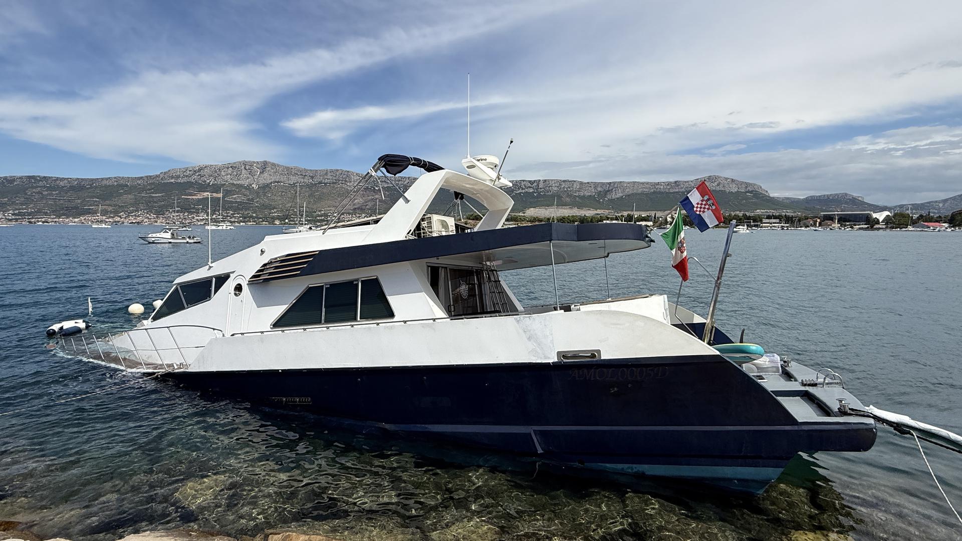 Vrijeme je danas djelomice sunčano, no uz promjenljivu naoblaku. Mjestimična kiša i lokalni pljuskovi s grmljavinom mogući su osobito na istoku zemlje, u gorju te u Dalmaciji.