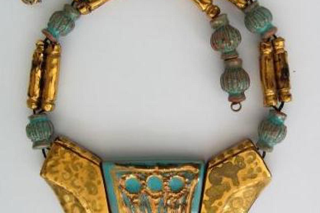 Vlasta Jarnjak, Ogrlica, 1989., keramika, cakljena, pozlata