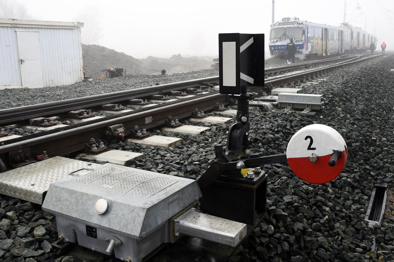 HŽ-ov putnički vlak iskočio iz tračnica kod Križevaca