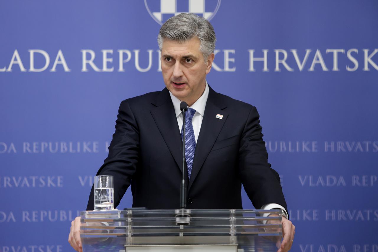 Zagreb: Andrej Plenković održao konferenciju za medije nakon sastanka parlamentarne većine