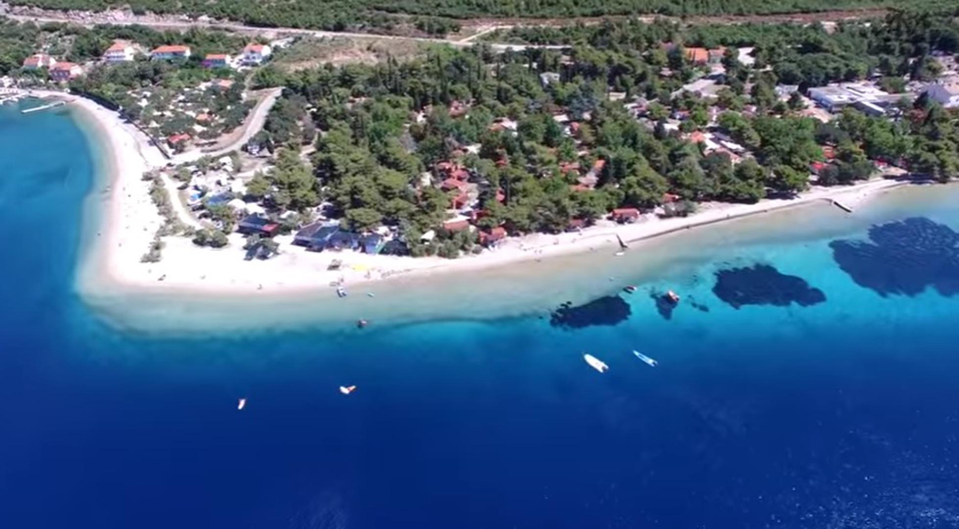Trstenica (Orebić, poluotok Pelješac) 
Trstenica je pješčana plaža na istočnoj strani Orebića dugačka jedan kilometar.  