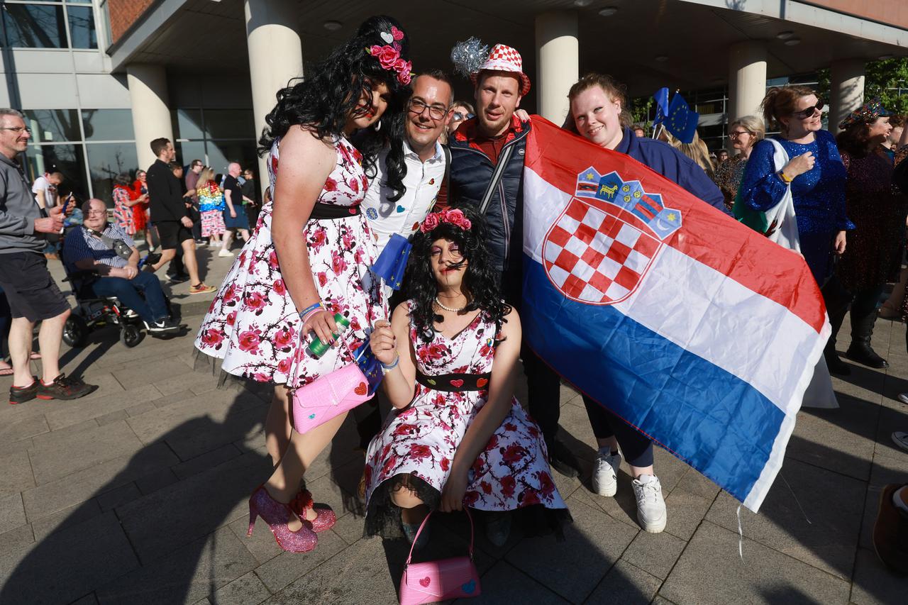 Liverpool: Hrvatski fanovi ispred M&S Bank Arene