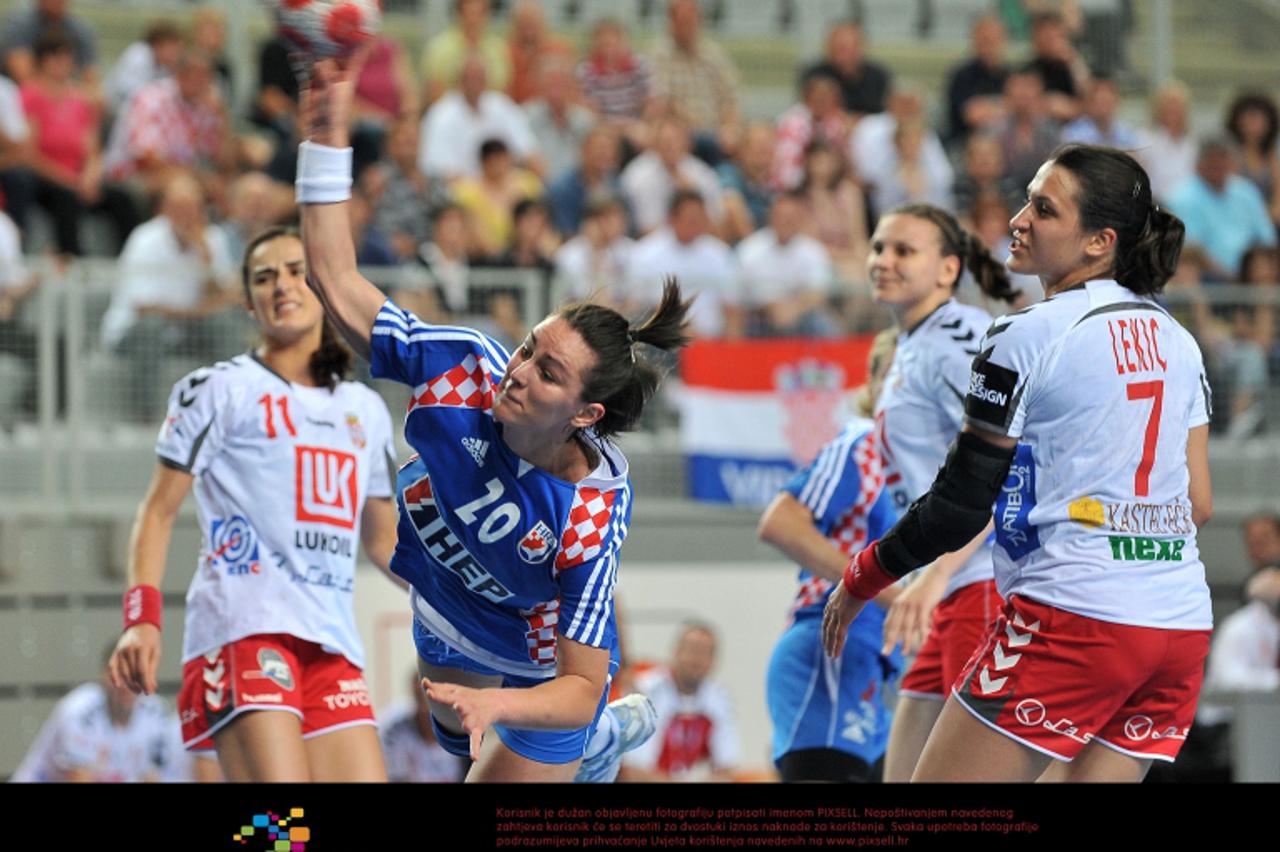 '05.06.2011., Varazdin - Kvalifikacijska rukometna utakmica izmedju zenske rukometne reprezentacije Hrvatske i Srbije. Photo: Vjeran Zganec-Rogulja/PIXSELL'