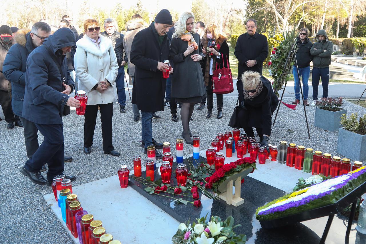 Povodom obljetnice Bandićeve smrti, čelništvo njegove stranke položilo vijenac