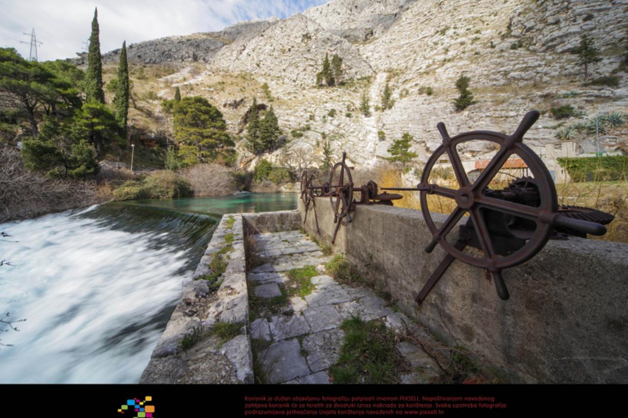 '28.02.2012., Rijeka dubrovacka, Dubrovnik - Povodom moguce izgradnje HE Ombla na izvoru rijeke Omble, u Komolcu, odrzana konferencija za medije. Na konferenciji su,  inicijativa Srdj je nas, Zelena a