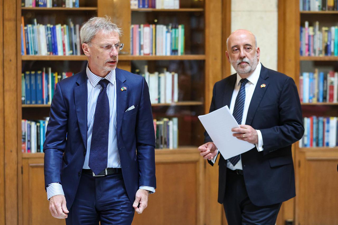 Zagreb: U HNB-u održano predavanje "Vrijednost institucija od povjerenja" 