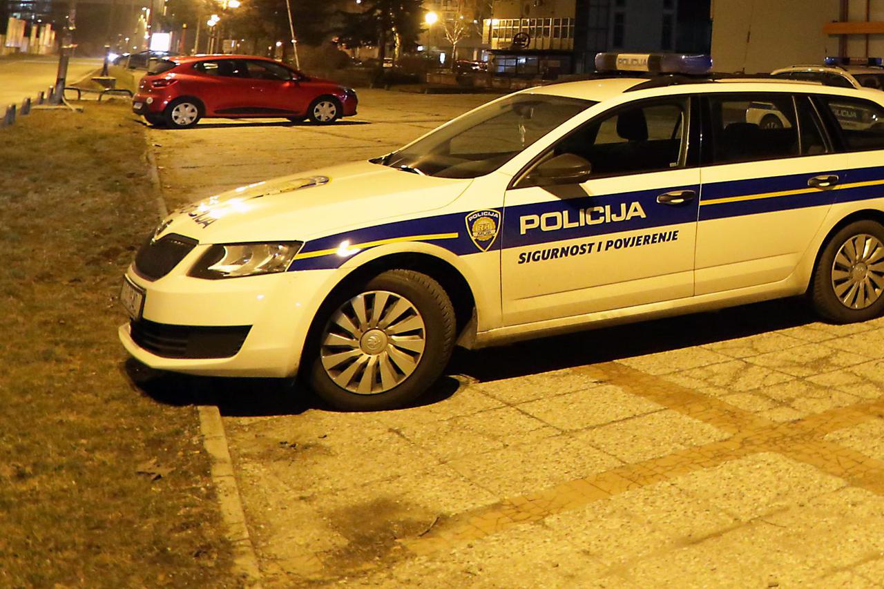 policija