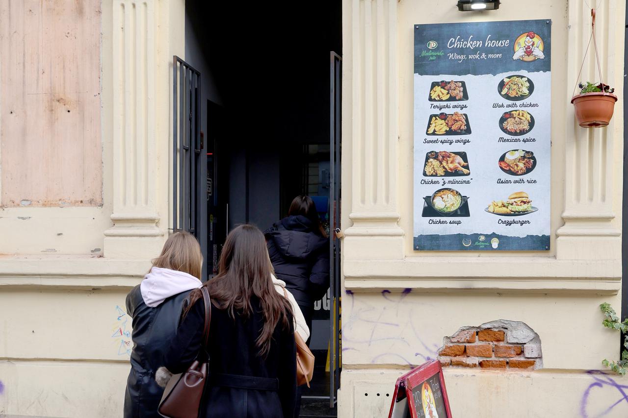 Zagreb: Kako se pravilno piše Chicken "z mlincima"?