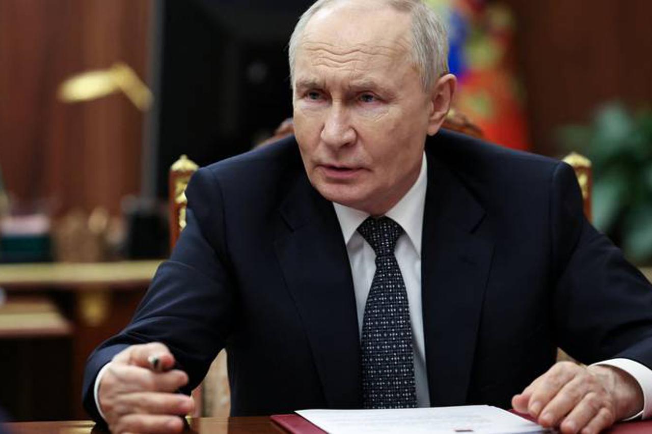 Feed/24Sata/2026-29/2026-07-23T070114Z-262390840-Rc2Lhmah4Zlk-Rtrmadp-3-Russia-Putin-2.Jpg