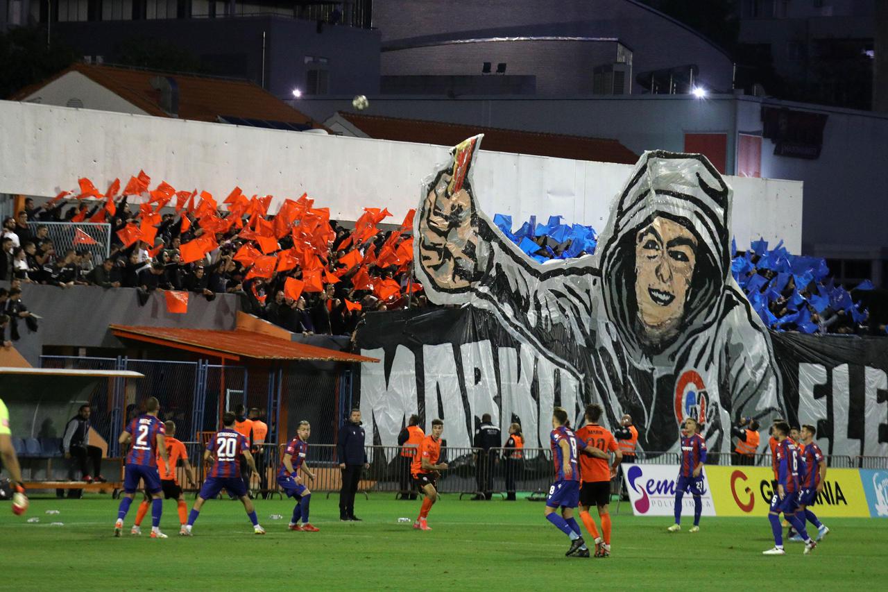 Tribine i navijači tijekom utakmice između Šibenika i Hajduka