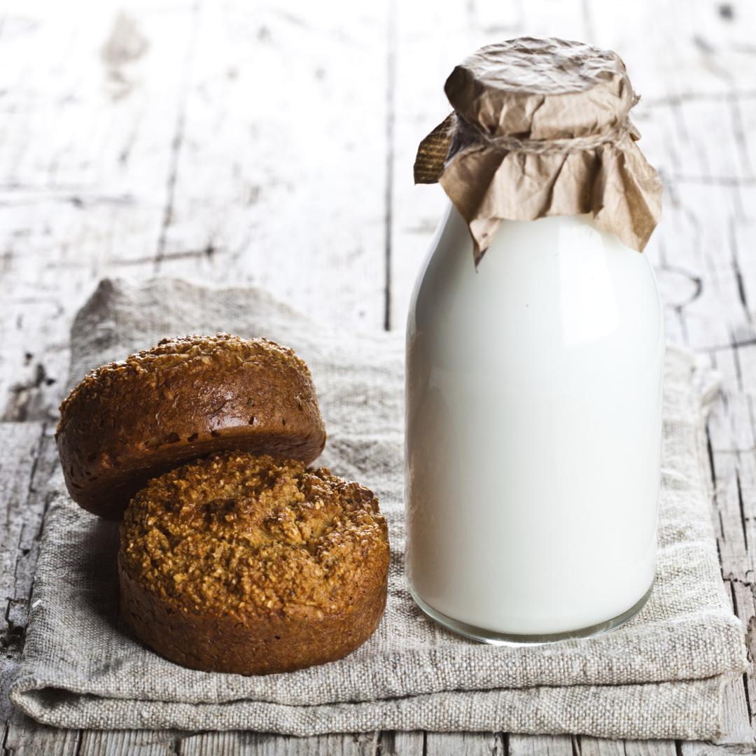Prijašnja istraživanja, poput onog iz 2016. provedenog na sveučilištu Tel Aviv, pokazala su blagonaklono djelovanje mliječnih proizvoda od punomasnog mlijeka na snižavanje razine šećera u krvi u odnosu na proteine koje sadrže, primjerice, jaja ili soja. 