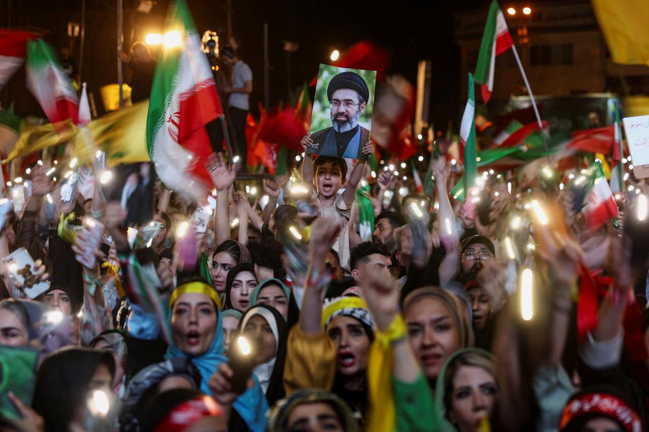 Anti-U.S. and Israeli rally in Tehran after missile strike