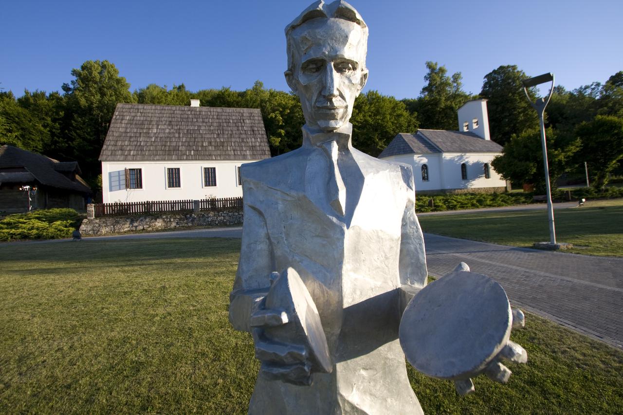 Kip Nikole Tesle u Smiljanu