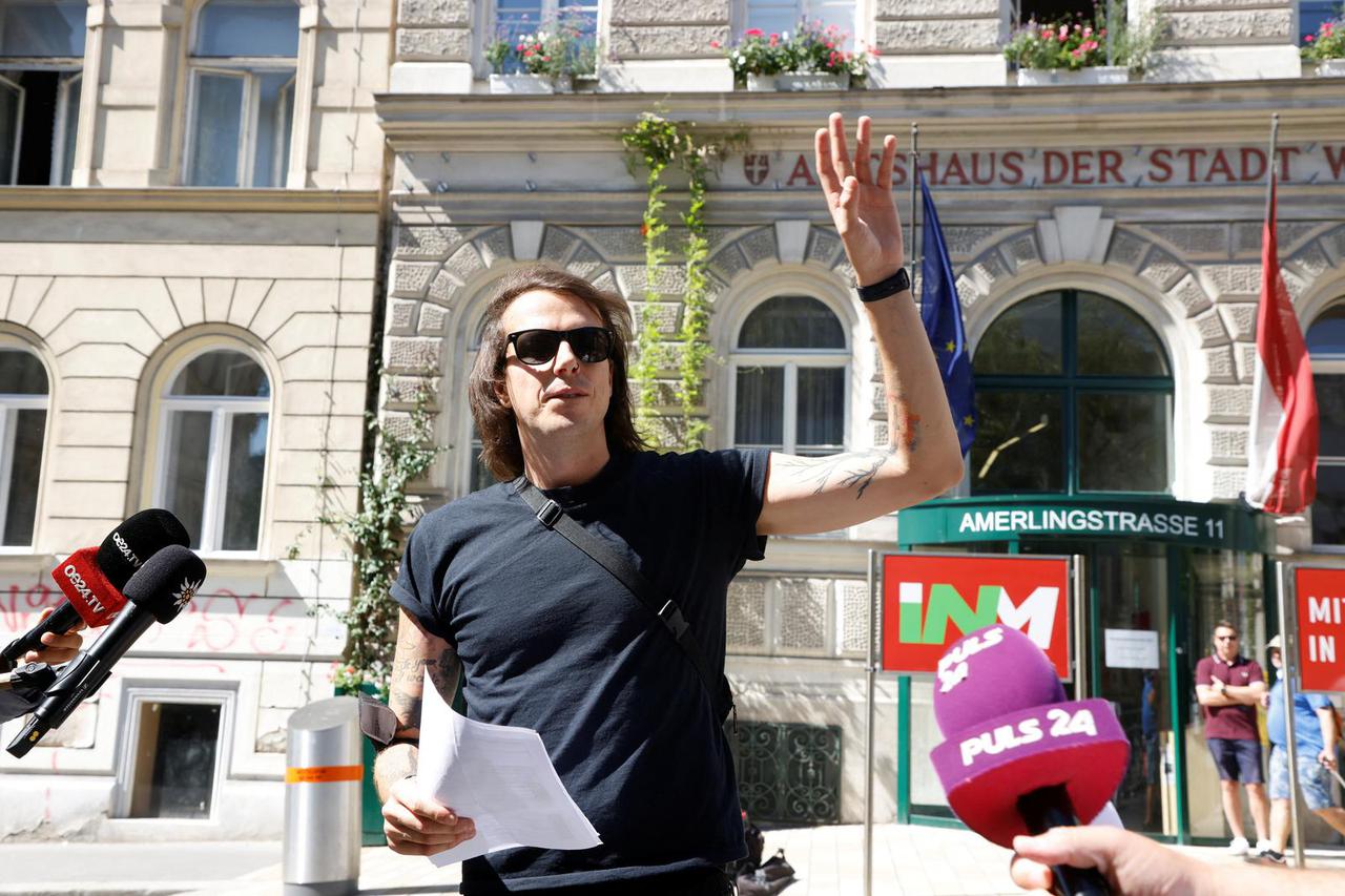 Dominik Wlazny talks to journalists in Vienna