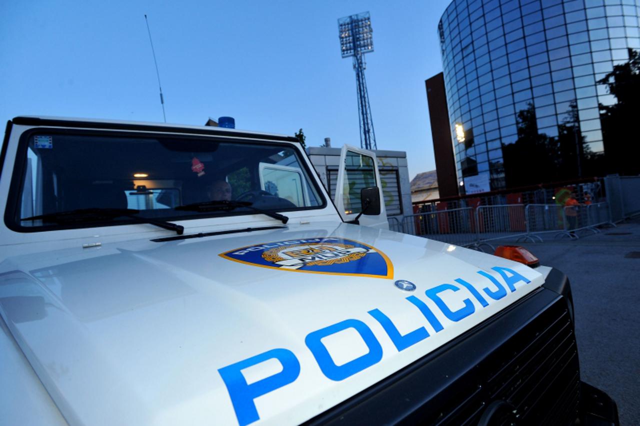 policija
