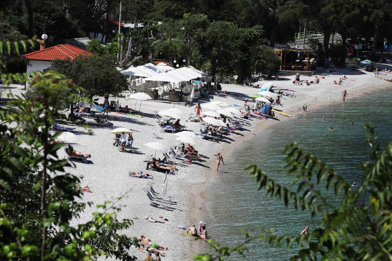 Medveja: Turistička patrola i Večernjakove zvjezdice