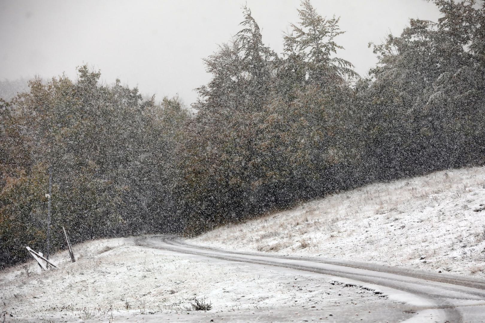 Najjači udari vjetra, očekuje se, bit će do 160 km/h.