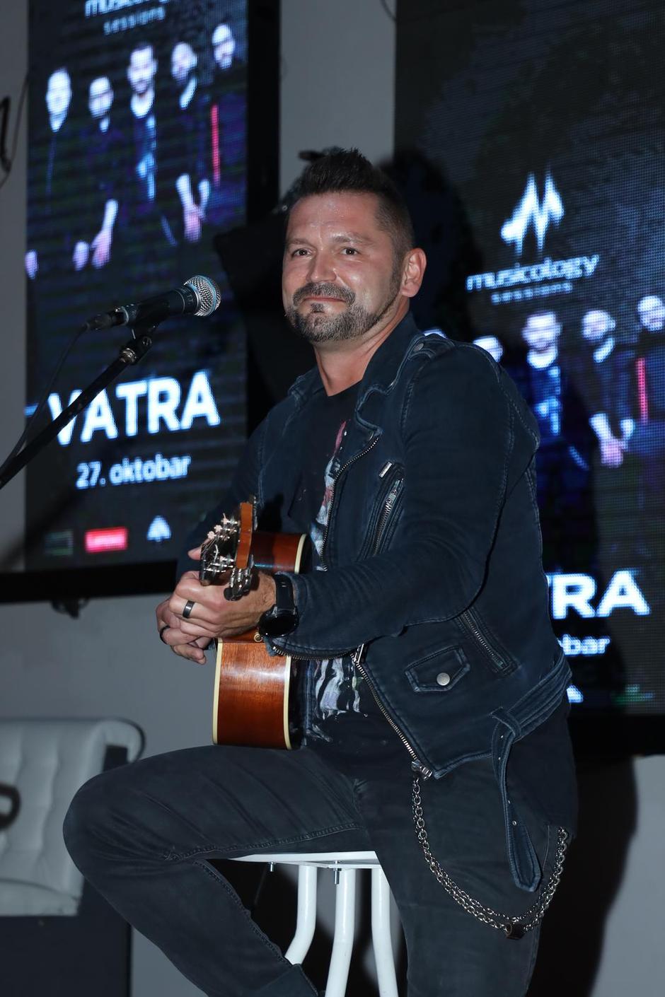 Beograd: Akustični koncert grupe Vatra održan je u BitefArtCafeu