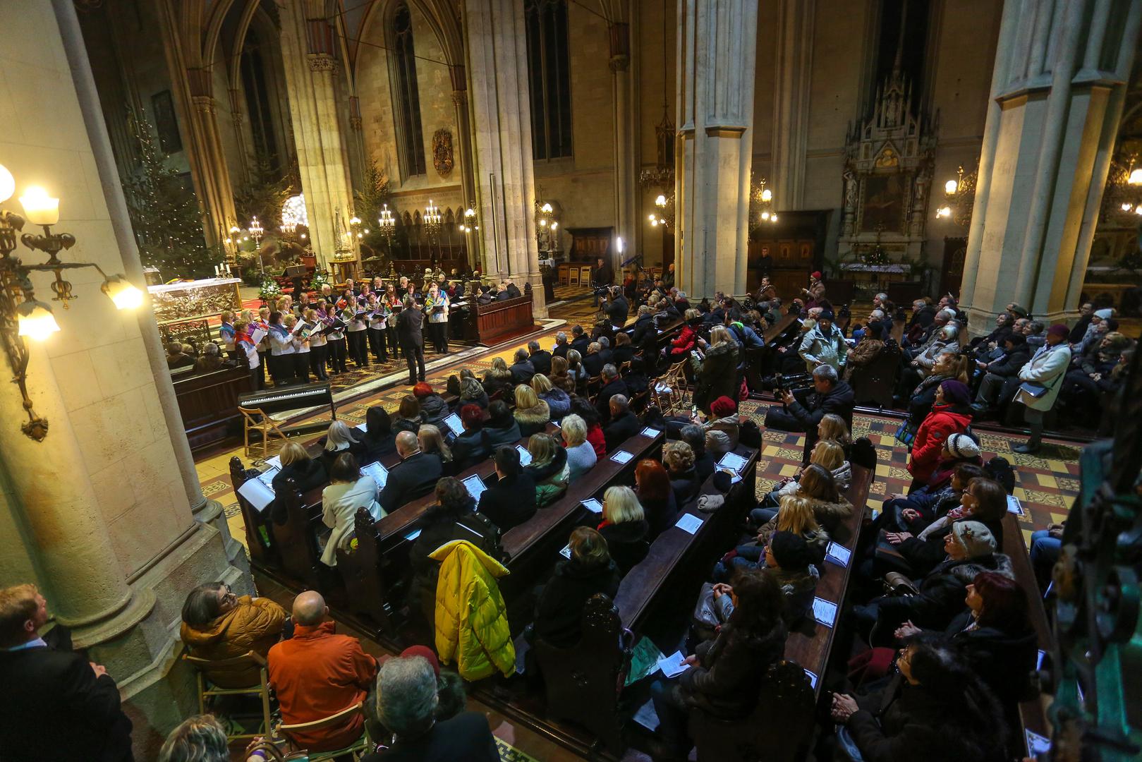 Prigodne blagdanske pjesme danas su neizostavan dio svakog crkvenog slavlja Božića