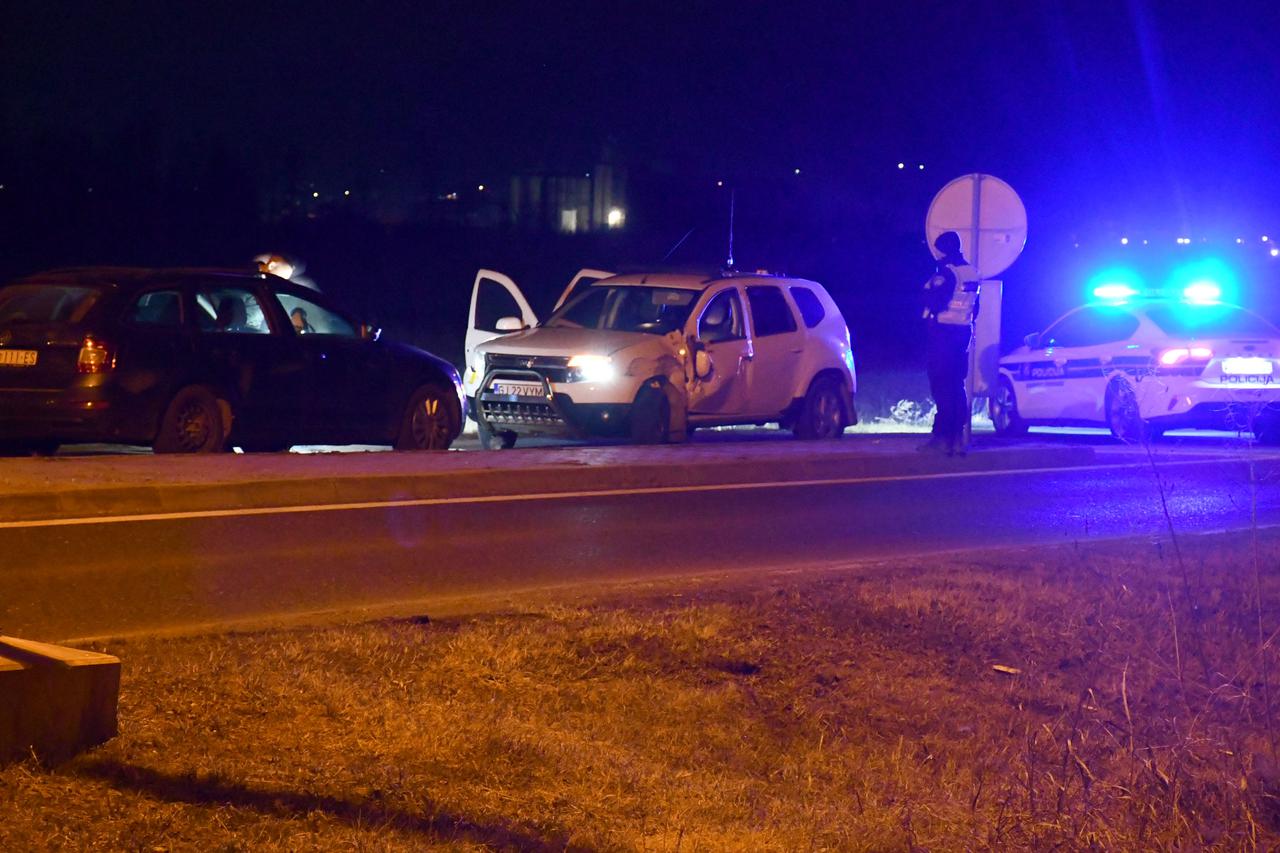 Kod Nove Gradiške bježali od policije vozilom u kojem je otkriveno nekoliko migranata
