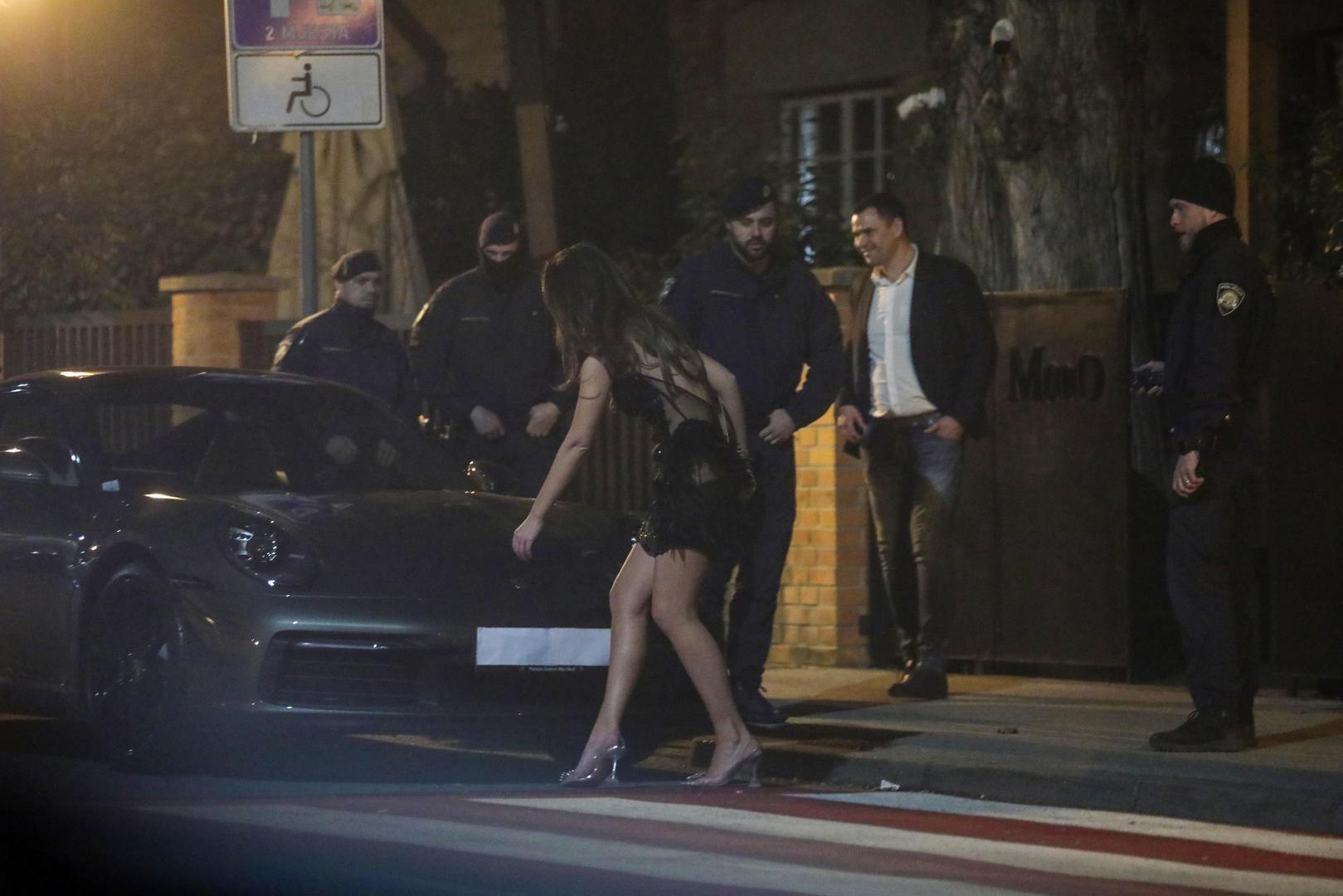 Barbara se vratila u restoran gdje su je čekale prijateljica Natalija Prica, Iva Šarić i Iva Jerković te ostali uzvanici s kojima je Barbara proslavila 33. rođendan.