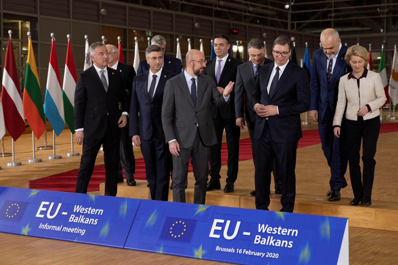 Čelnici Europske unije okupili su se u nedjelju navečer na neformalnoj radnoj večeri s čelnicima šest zemalja zapadnog Balkana