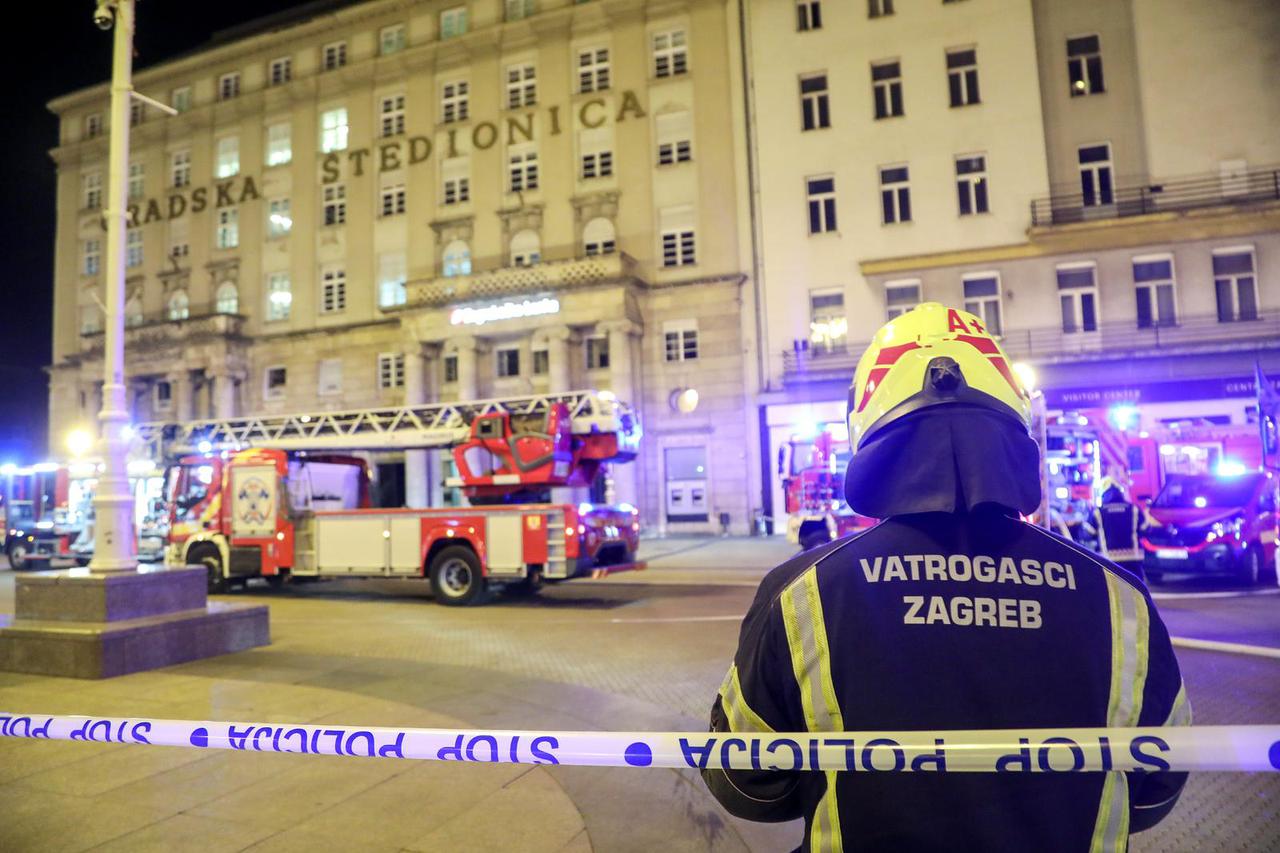 Zagreb: Vatrogasci ugasili požar koji je izbio na Trgu bana Josipa Jelačića