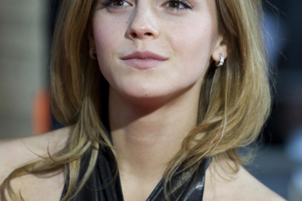 'Emma Watson arrives at the New York premier of Harry Potter and the Half-Blood Prince July 9, 2009 in New York.  AFP PHOTO/DON EMMERT'