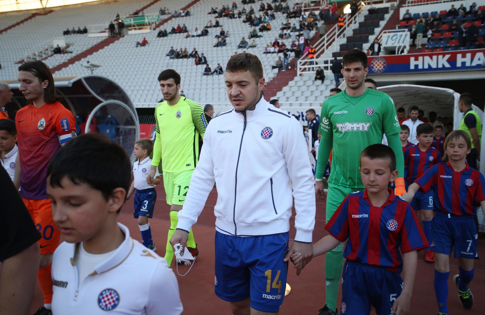 Hajduk je danas na Poljudu igrao s Lokomotivom, a Torcida je na sjeveru imala poruku za vodstvo saveza