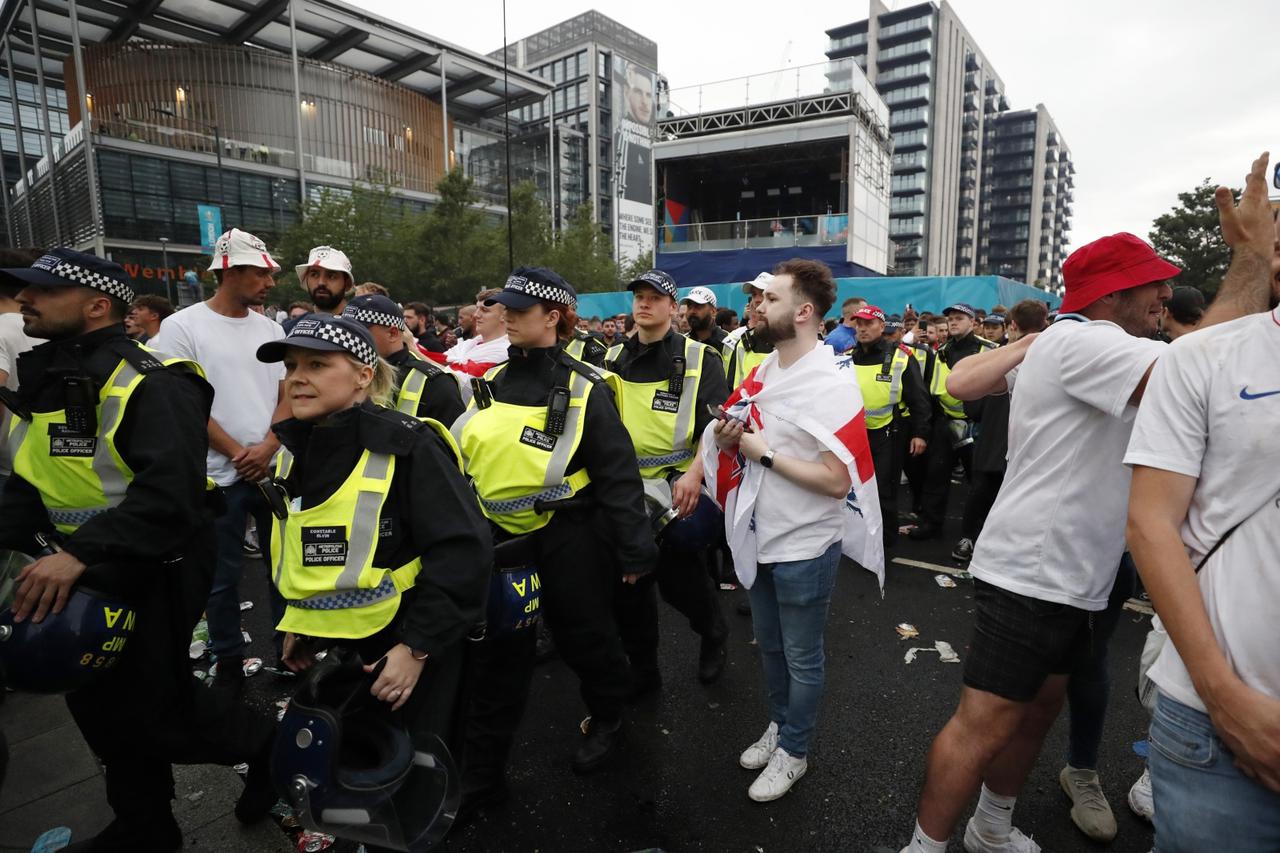 Euro 2020 - Final - Fans gather for Italy v England