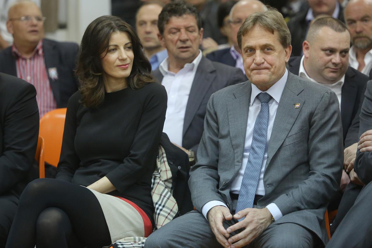 18.03.2014., Benkovac - U Benkovcu je obiljezena obljetnica osnutka benkovackog HDZ-a 1990. Svecanosti su prisustvovali Tomislav Karamarko, Bozidar Kalmeta, Branko Kutija, Josipa Rimac, Stipe Zrilice te mnogi drugi clanovi HDZ-a.  Photo: Filip Brala/PIXSE