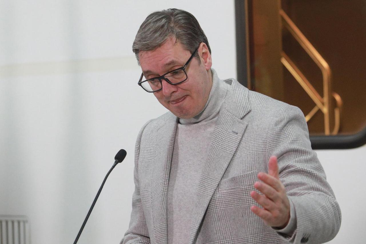 Beograd: Sastanak Aleksandra Vučića s povjerenikom za proširenje EU Oliverom Varhelyijem